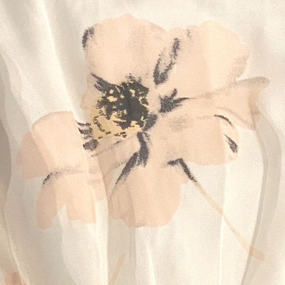 ✨3 for 30✨ Revamped Halter Body suit - Picture 4 of 4